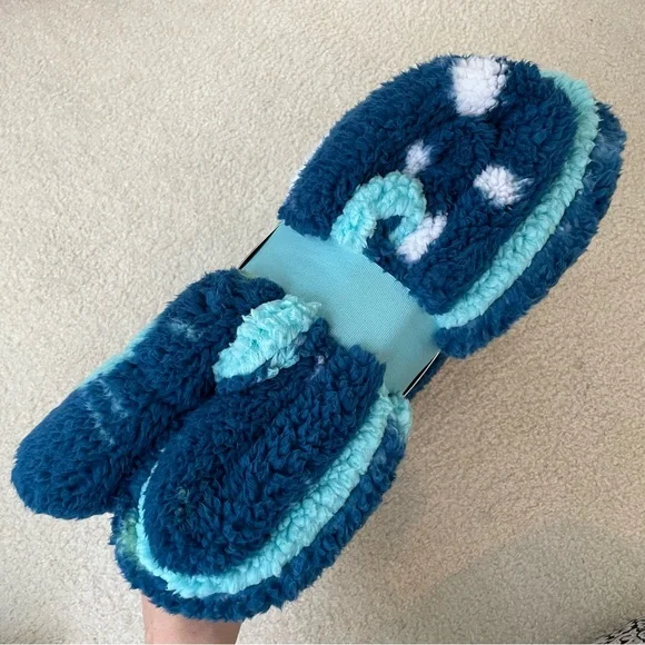 Life Comfort Blue Polka Dotted Sherpa Fleece Throw - Picture 6 of 11